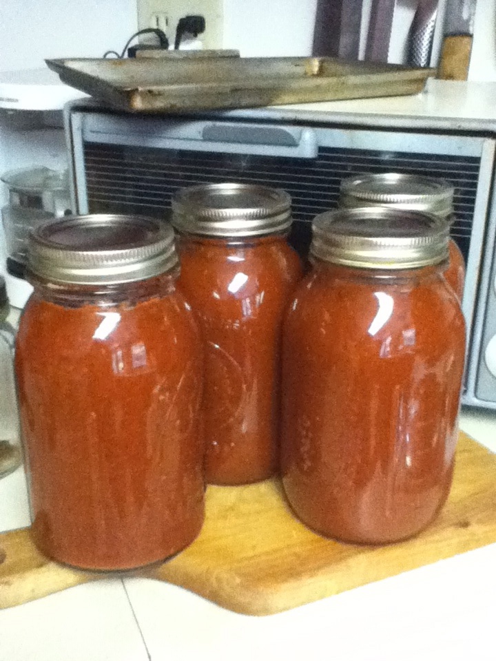 Tomates pelées en conserve